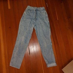 VINTAGE MOM JEANS